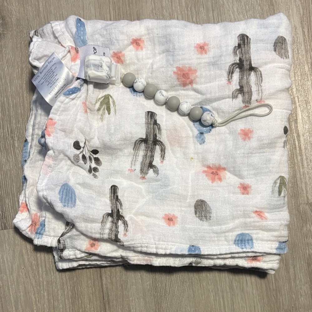 Cactus Print Baby Blanket with Pacifier‎ Clip
